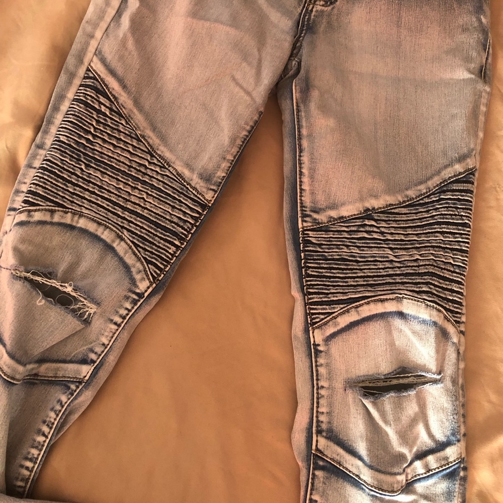 Jeans - Picture 2 of 5